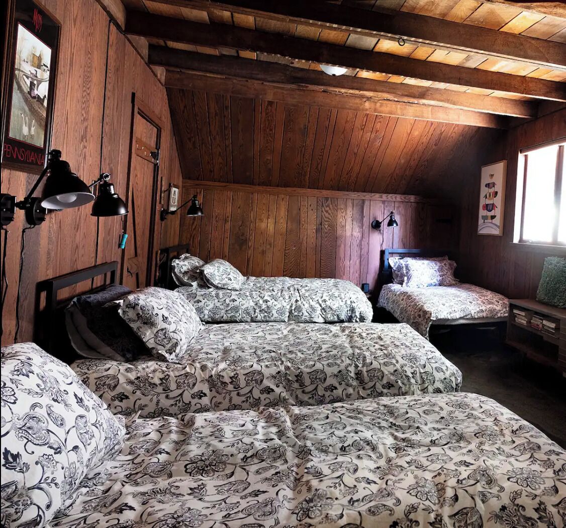 4 bedrooms, desk, iron/ironing board, free WiFi