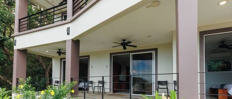 تفاصيل الفندق من الخارج