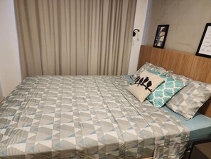 Individually decorated, laptop workspace, free WiFi, bed sheets - Apartamento Centro de Curitiba (Curitiba)