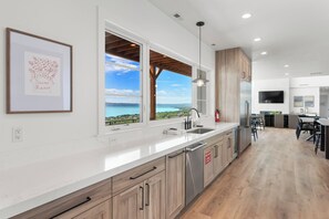 Fridge, microwave, oven, stovetop - Monster Mansion, Pool-Sports Court-Theater Sleeps 83 (Fish Haven)