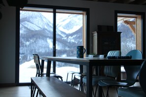 Dining - Loue Maison Individuelle - Proche du Village & Pistes - 5 Chambres, 12 Couchages (Le Monêtier-les-Bains)