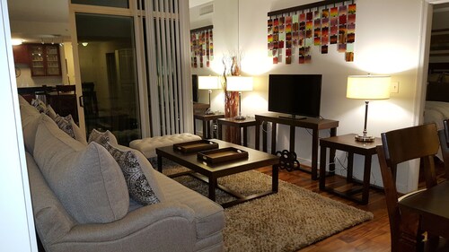 WATERVIEW, LUXURY AND COMFORT 2BDRM 2 BA CONDO