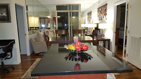 Dining - WATERVIEW, LUXURY AND COMFORT 2BDRM 2 BA CONDO (Oxon Hill)