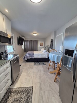 1 bedroom, iron/ironing board, free WiFi, bed sheets