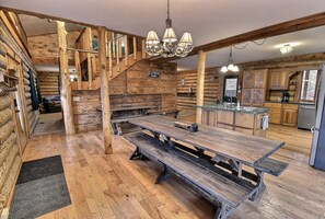 Dining - Charming Boomsage Cabin w/hot tub (Bedford)