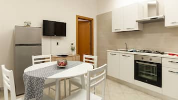 Basic Apartment | Private kitchen | Toaster