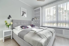 1 slaapkamer, een strijkplank/strijkijzer, gratis wifi, beddengoed