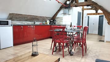 Comfort Apartment, 2 Bathrooms, City View | Living area | 32-cm LCD TV with digital channels