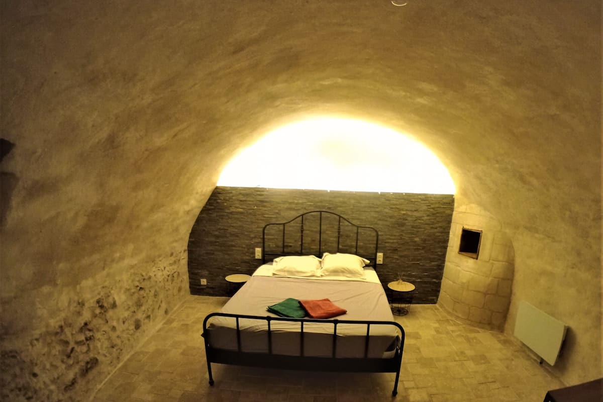 Romantic Apartment | 1 bedroom, premium bedding, individually decorated, laptop workspace