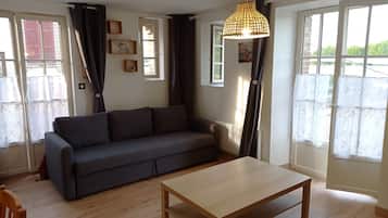 Comfort studio suite, niet-roken, uitzicht op rivier | 1 slaapkamer, luxe beddengoed, individueel gedecoreerd