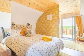 1 bedroom, iron/ironing board, travel crib, WiFi