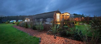The Galloway Steading-The Stag Hoose Family cabin with Hot Tub