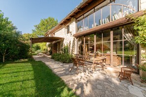 Outdoor dining - Mas Titourin - Moulin du 18ème entièrement rénové (Ansouis)