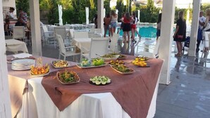 Free daily full breakfast - villa maria park (Albano Laziale)