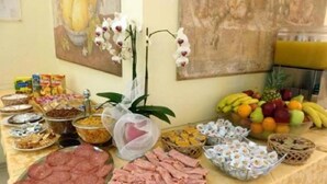 Free daily full breakfast - villa maria park (Albano Laziale)