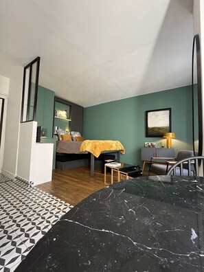 1 bedroom, iron/ironing board, free WiFi, bed sheets - Colonel Fabien Buttes-Chaumont (Paris)