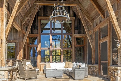 Mountain House by Exceptional Stays