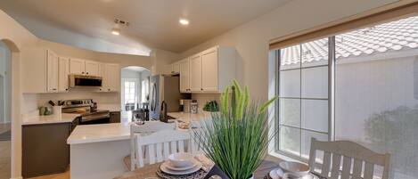 House (3 Bedrooms) | Interior