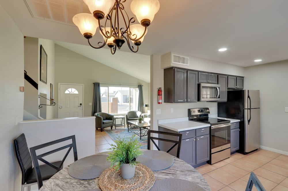 Pool, Game Room! Golfer's Paradise in Mesa - Sun Lakes
