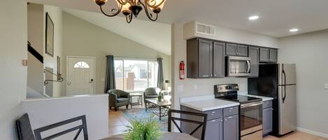 House (3 Bedrooms) | Interior