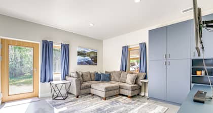 Unique Grand Junction Guest Suite w/ Gas Fire Pit!
