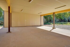 Interior - Unique Grand Junction Guest Suite w/ Gas Fire Pit! (Grand Junction)