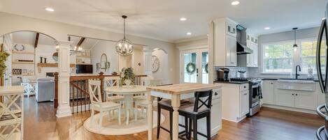 House (5 Bedrooms) | Front of property