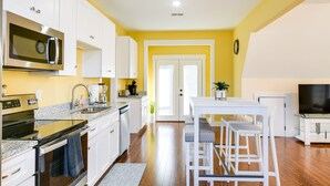 Unclassified image, 2 of 24, button - Bright Greenville Apt w/ Balcony, Near Downtown! (Greenville)
