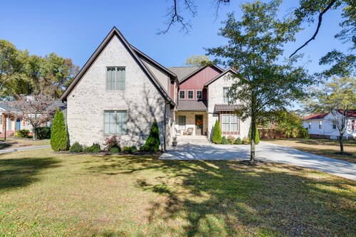 Bright Greenville Apt w/ Balcony, Near Downtown!