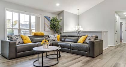 Cozy Ohio Home - Deck, Arcade Games & Near Golfing