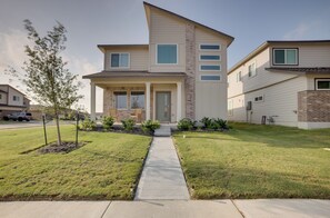 House (2 Bedrooms) | Front of property