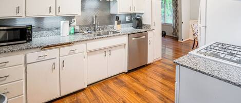 House (4 Bedrooms) | Bahagian dalam