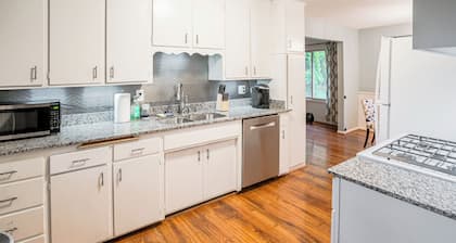 Pet-friendly St Paul Home: Fireplace & Office Area