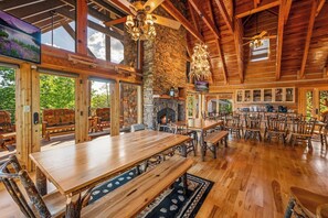 Dining - Majestica | Epic Views, Pool, Pickleball, Hot Tub, Rock Wall, Arcade | Sleeps 28 (Sevier County)