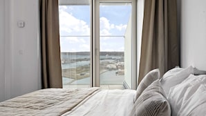 1 bedroom, desk, iron/ironing board, WiFi