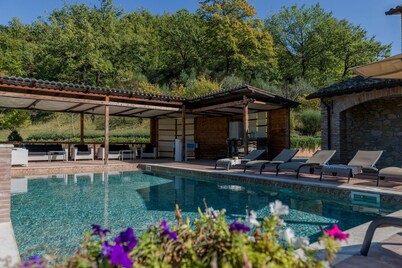 Villa Adriana - 4 bedrooms, pool, airco, wifi, pets, jacuzzi