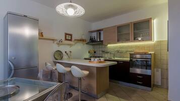 Fridge, microwave, oven, dishwasher