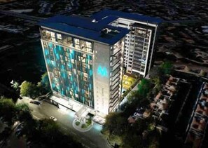 Exterior - Luxury King bed suite Sandton. (Sandton)