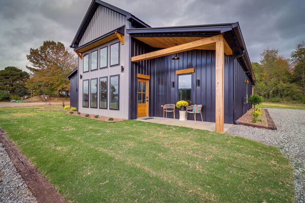 House (4 Bedrooms) | Interior - Chic Arkansas Retreat w/ Patio, Grill & Fire Pit! (Higden)