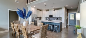 Chic Arkansas Retreat w/ Patio, Grill & Fire Pit!
