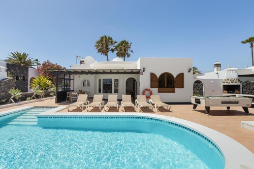 Villa Alisa - Three Bedroom Villa, Sleeps 6