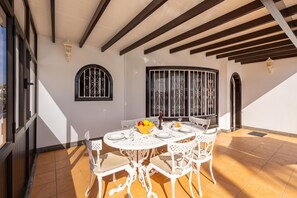 Outdoor dining - Villa Alisa - Three Bedroom Villa, Sleeps 6 (Tías)