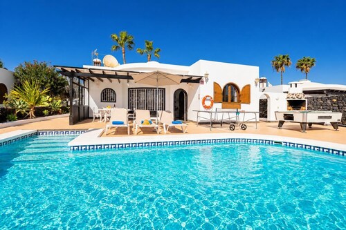 Villa Alisa - Three Bedroom Villa, Sleeps 6