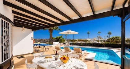 Villa Alisa - Three Bedroom Villa, Sleeps 6