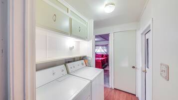 Cottage (2 Bedrooms) | Interni