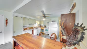 Cottage (2 Bedrooms) | Interior