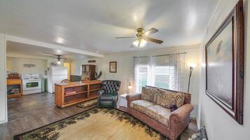 Cottage (2 Bedrooms) | Interior