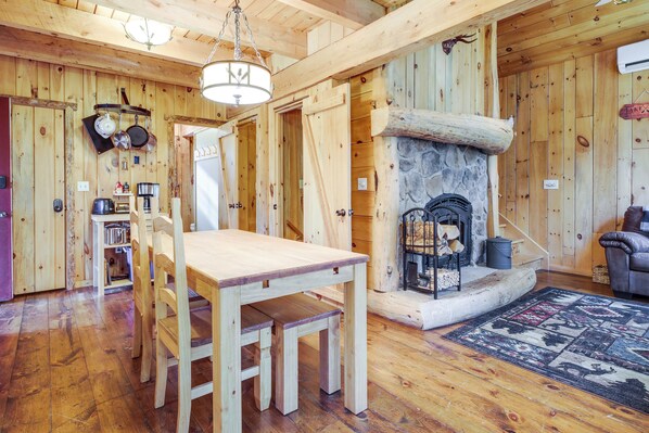 House (2 Bedrooms) | Interior