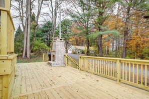 House (2 Bedrooms) | Interior - Rustic Retreat: Walk to Great Sacandaga Lake! (Gloversville)