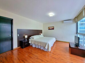 1 dormitorio, escritorio, tabla de planchar con plancha y wifi gratis